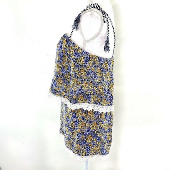 CUPCAKES AND CASHMERE Andria Sleeveless Romper Size M‎ Floral Print Blue Yellow - Picture 4 of 5